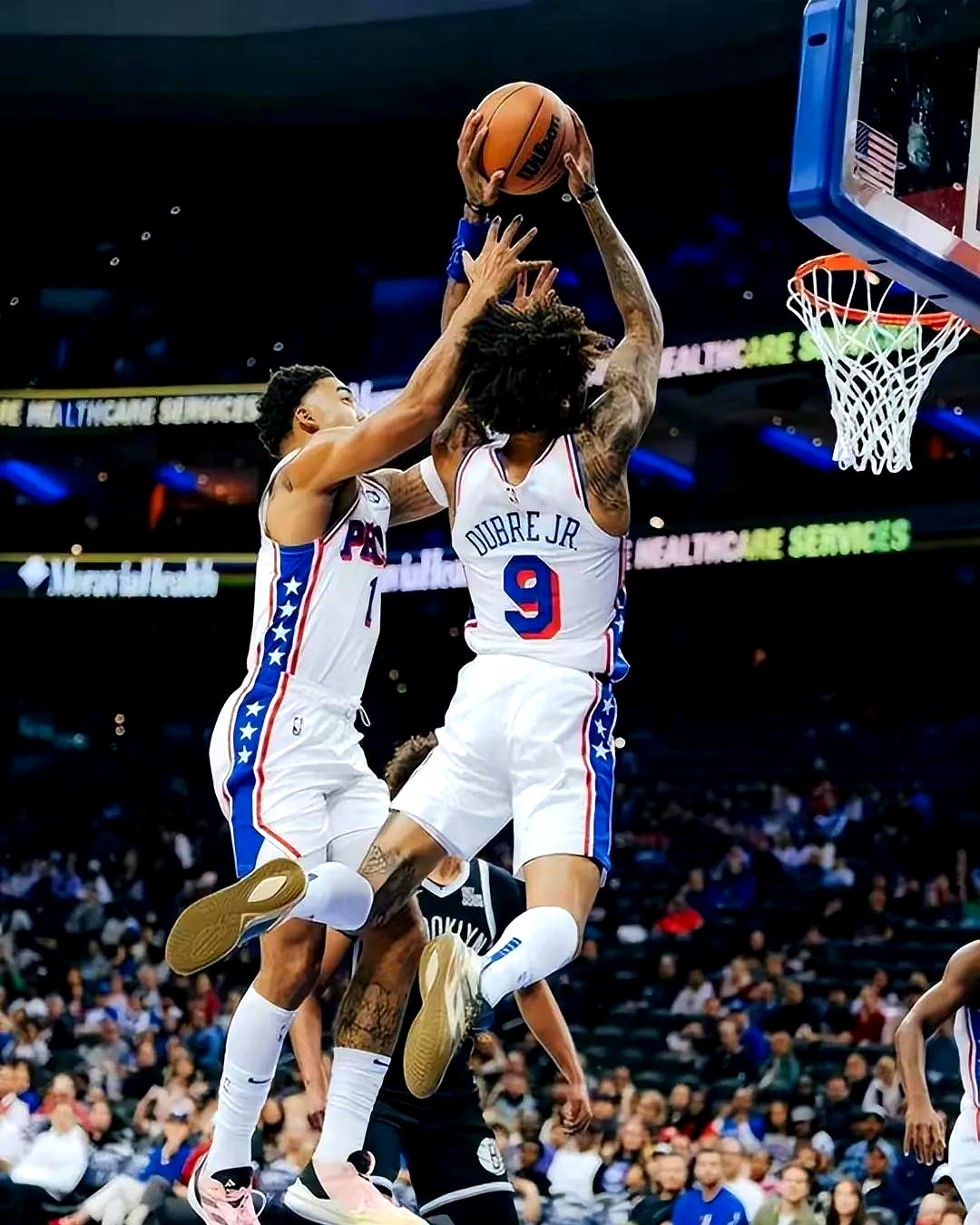 篮网横扫马刺，威斯布鲁克高光表现