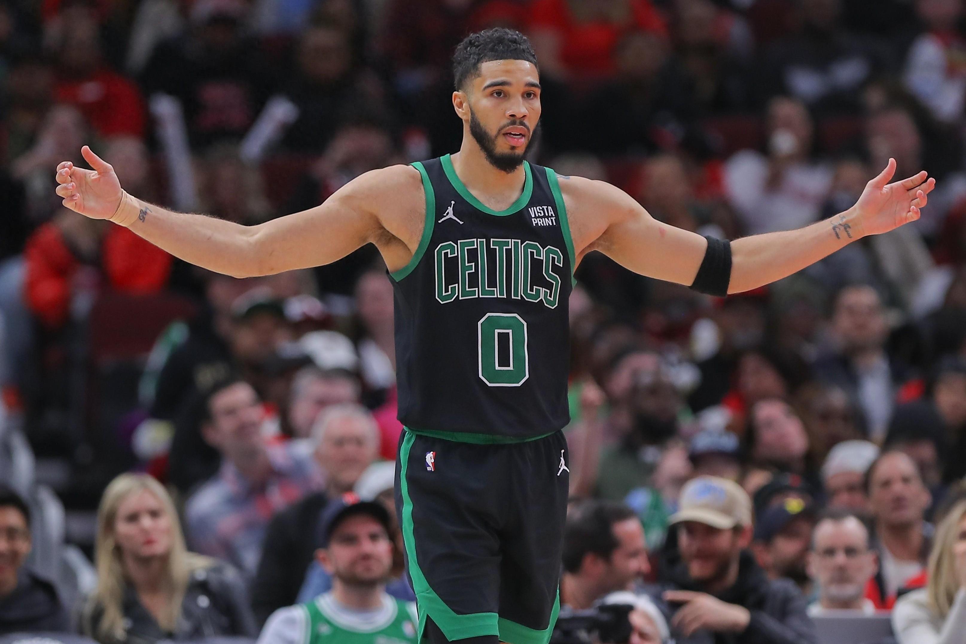 雷速足球直播-独行侠强势热火，塔图姆高光表现