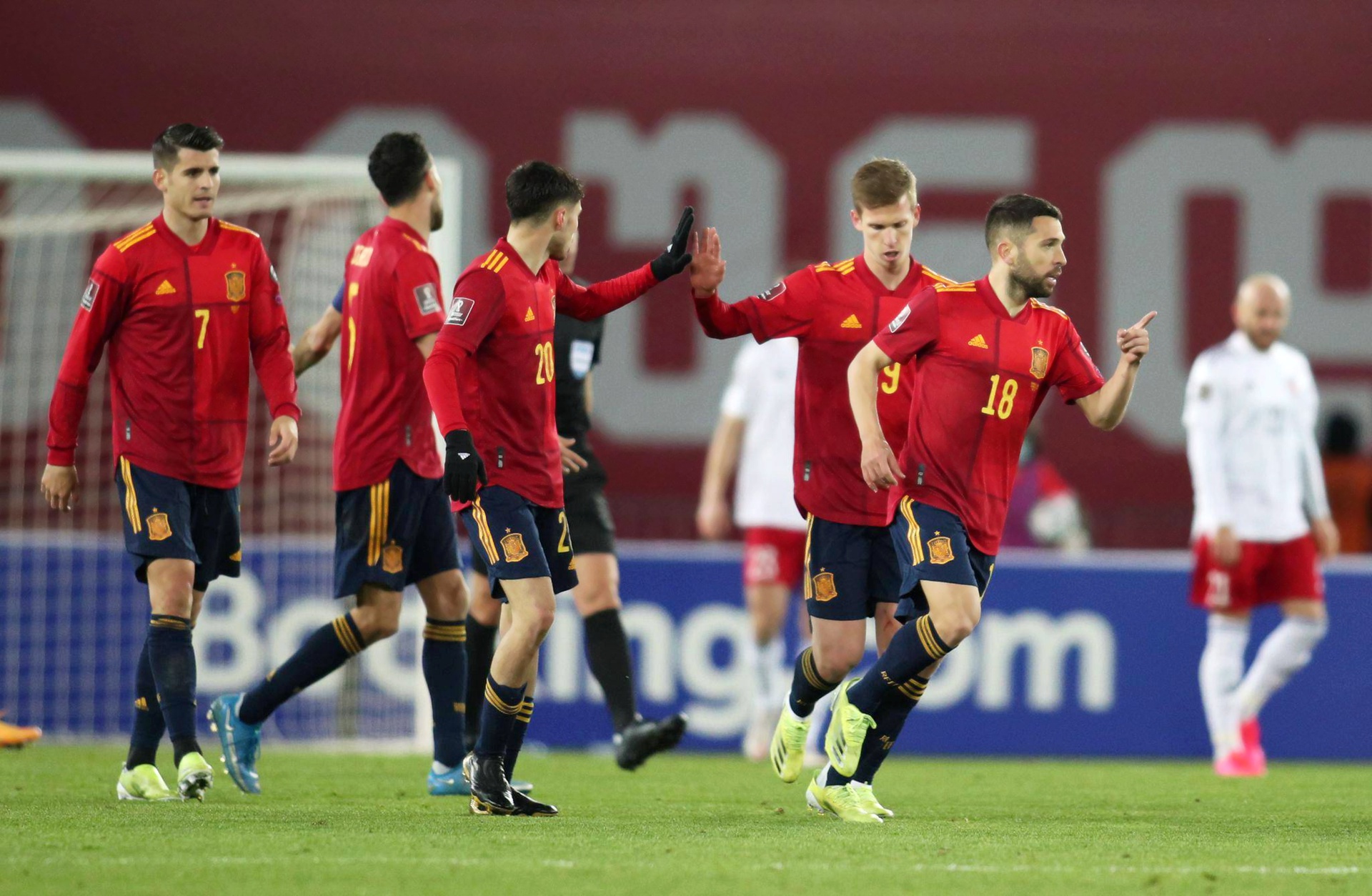 德国完胜法国，梅西带队取胜