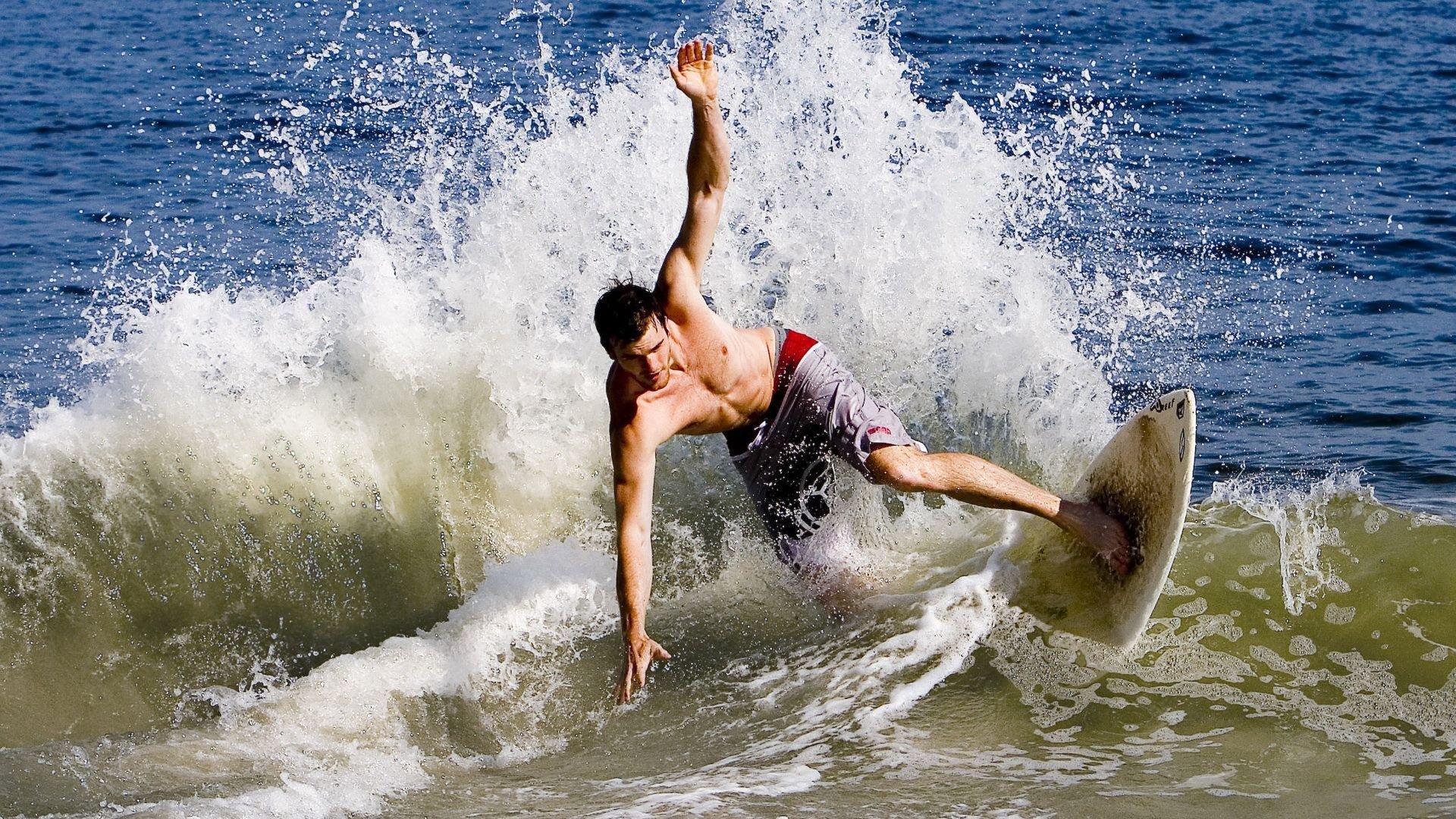 雷速网球直播-绝境中的艺术，阿隆索一停定乾坤，索伯车队极限绝杀哈斯